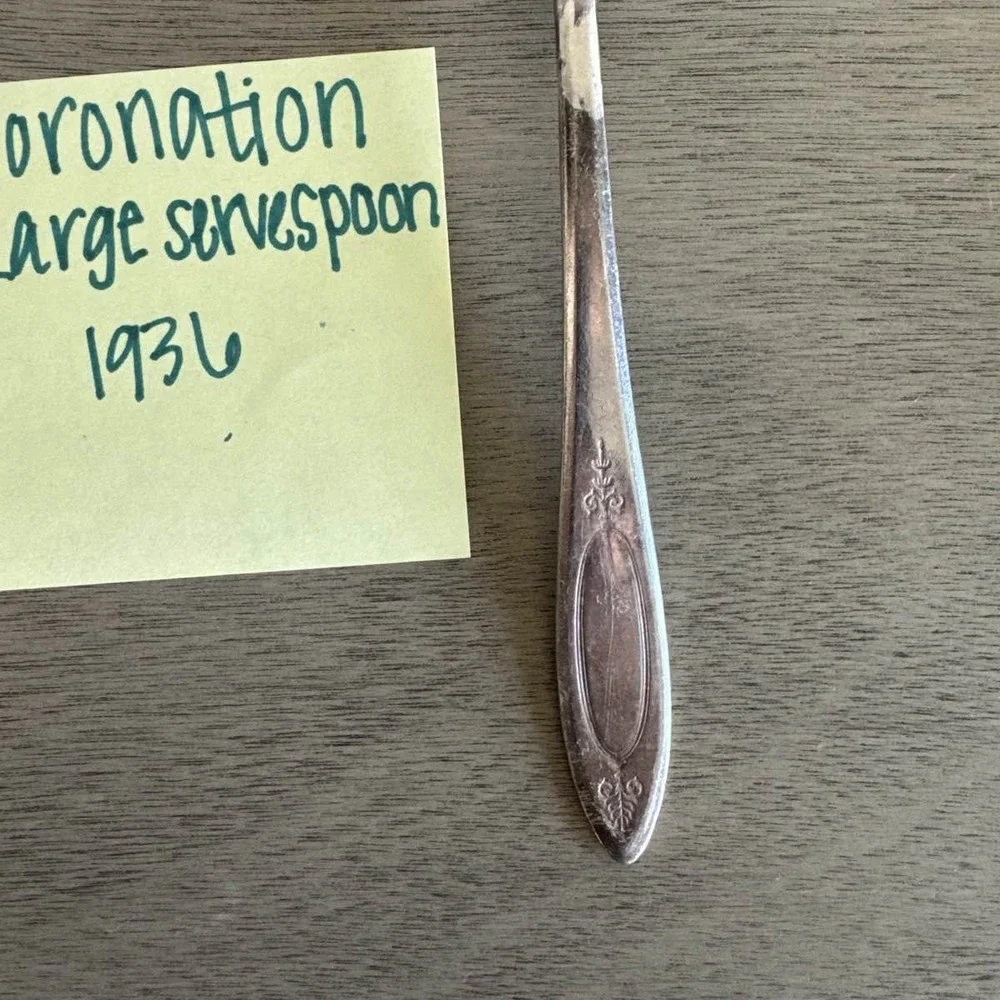 Coronation‎ 1936 Oneida Silverplate Large Serving Spoon Flatware 8.5